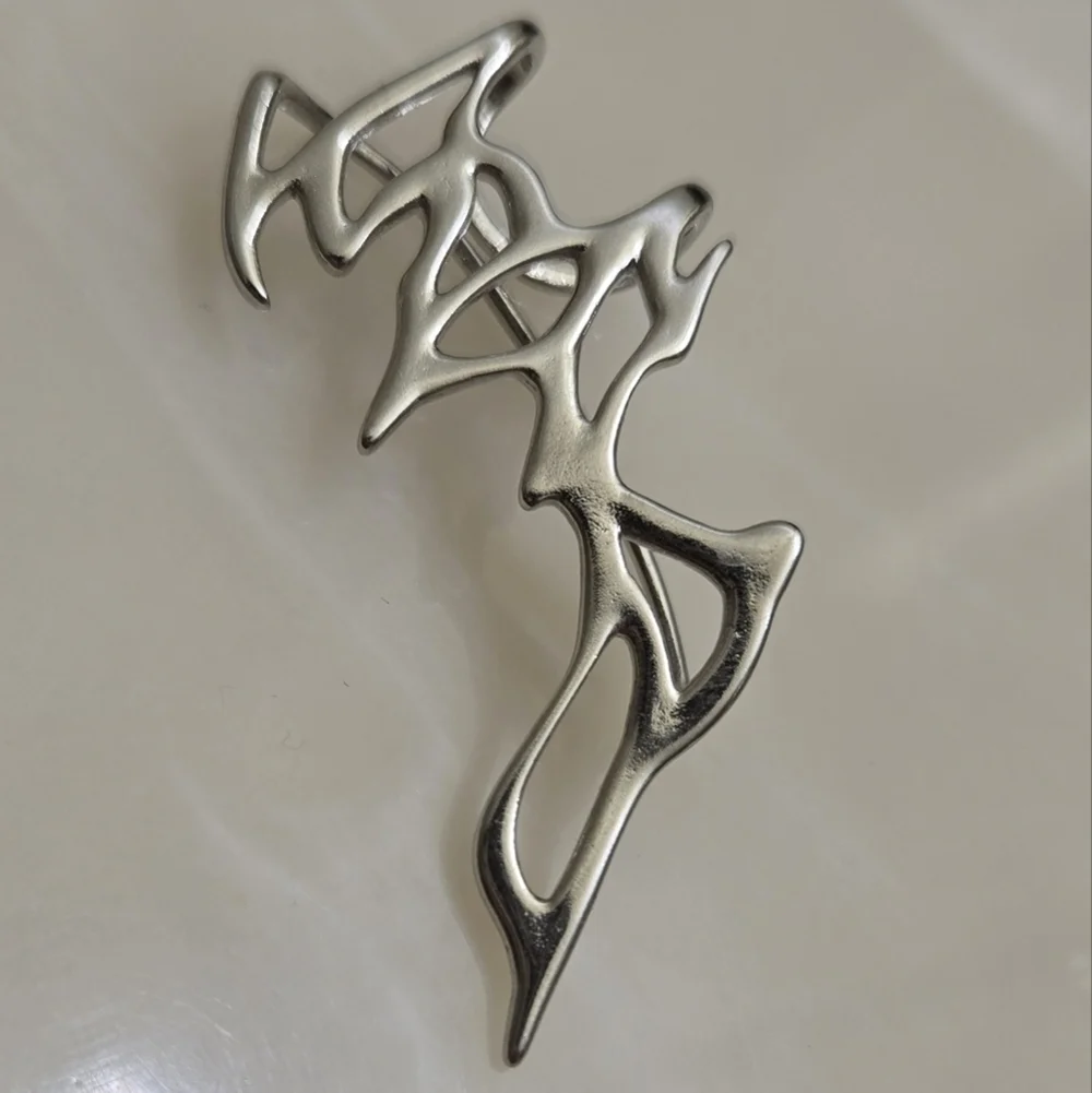 Stailess Steel Ear Cuff (Non Piercing) Unisex - Picture 4 of 4